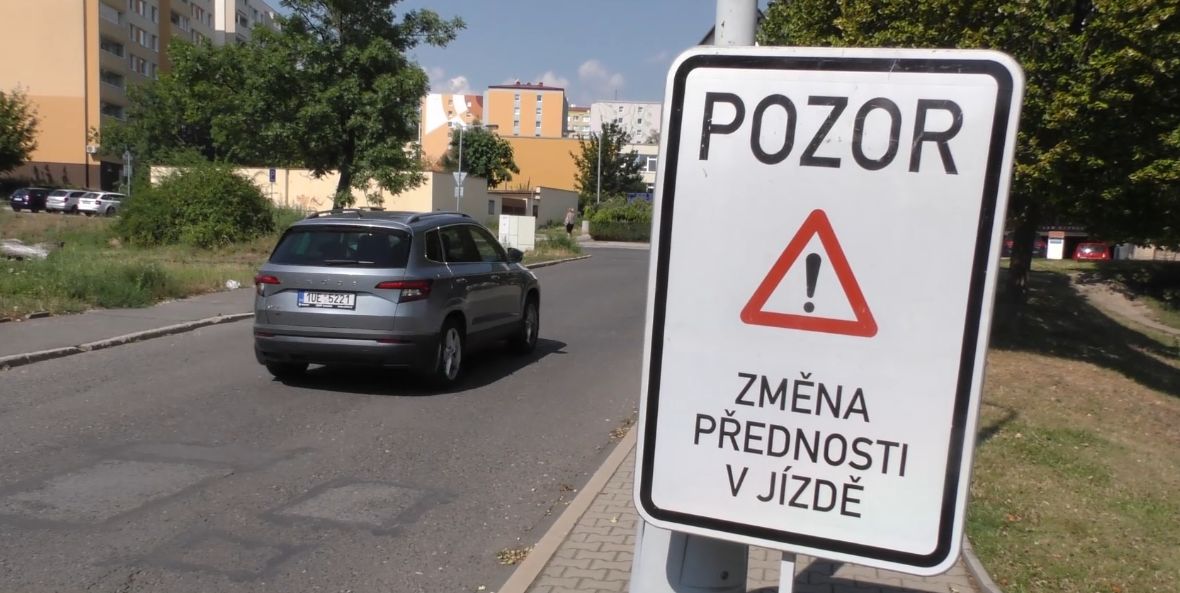 LITOMĚŘICE: Řidiči pozor! Na Březinově cestě se jezdí jinak