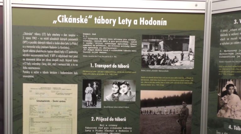 TEREZÍN: V Památníku začala výstava o genocidě Romů