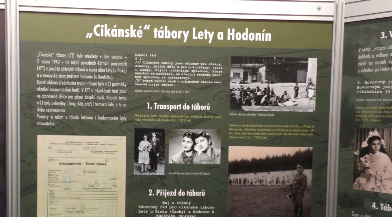 TEREZÍN: V Památníku začala výstava o genocidě Romů