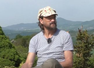 Hudebník Dan Bárta v pořadu Na Knoblošce