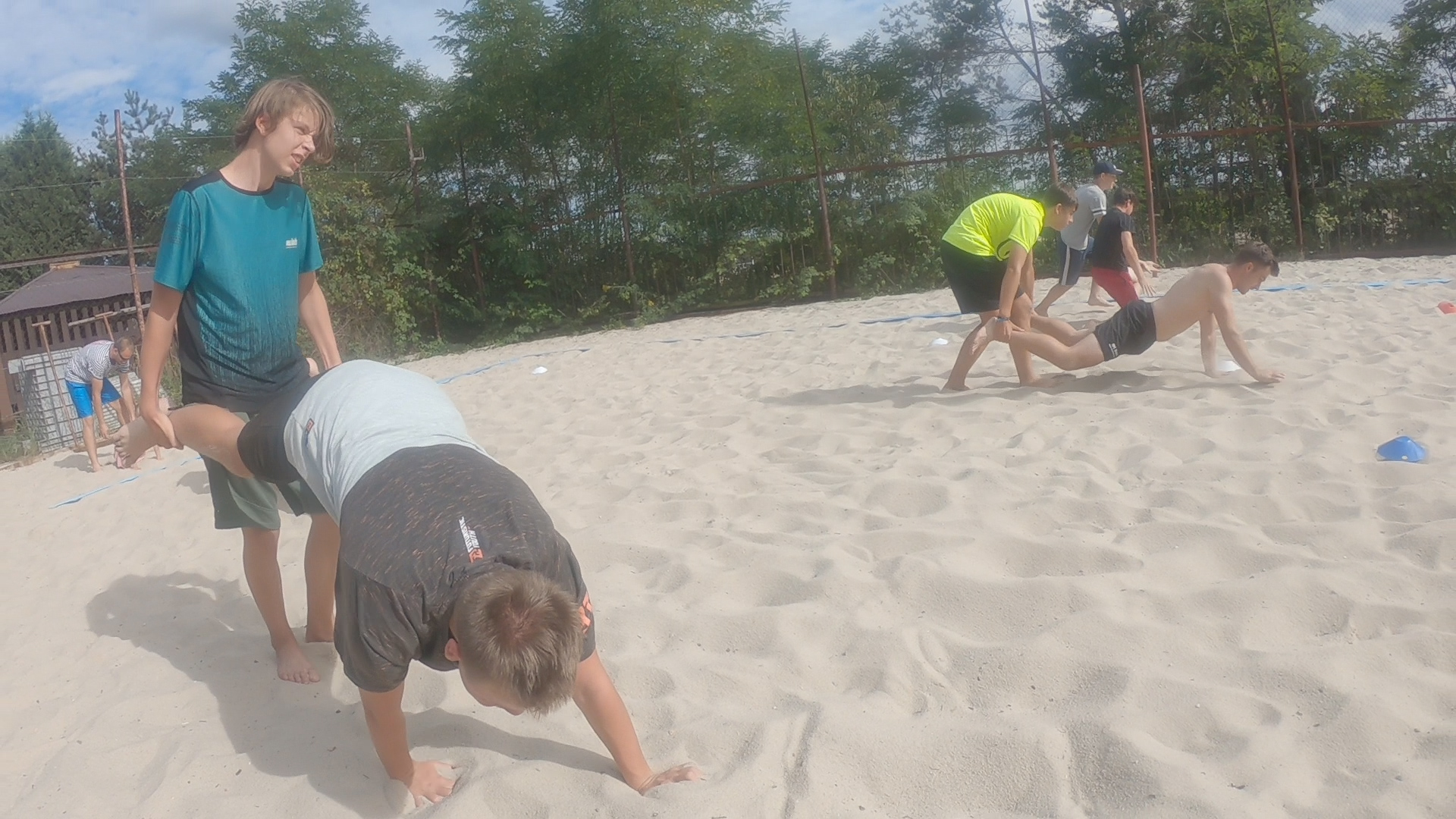 RAČICE: Florbalový kemp v Račicích pořádal triatlon