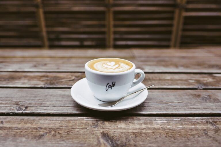Ochutnejte ve Fér Kafe kávu a čokoládu na zážitkové degustaci! Podpoříte dobrou věc!