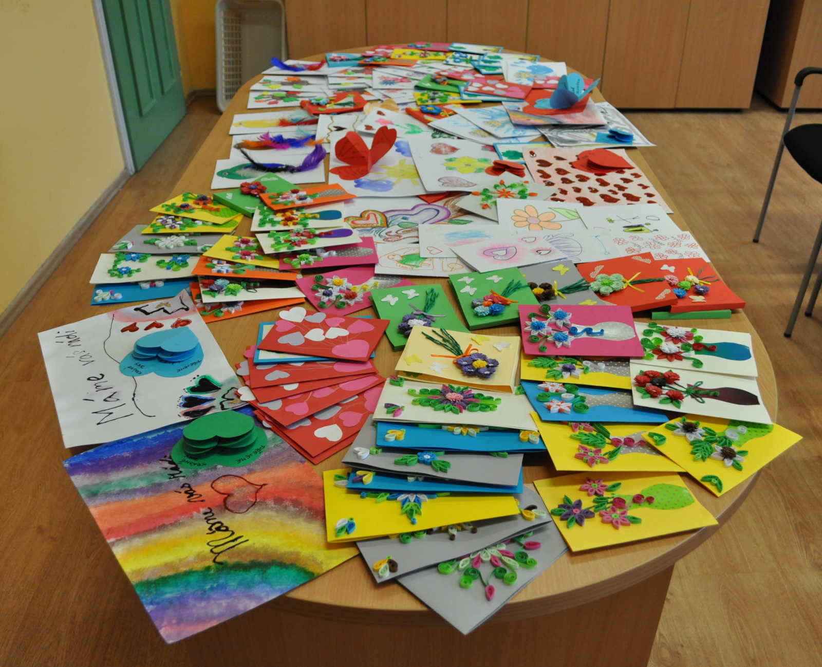 V Litoměřicích děti namalovaly přáníčka do Domovů pro seniory