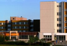 LITOMĚŘICE: Nemocnice bude o svátek provádět PCR testy a otevře lékárnu