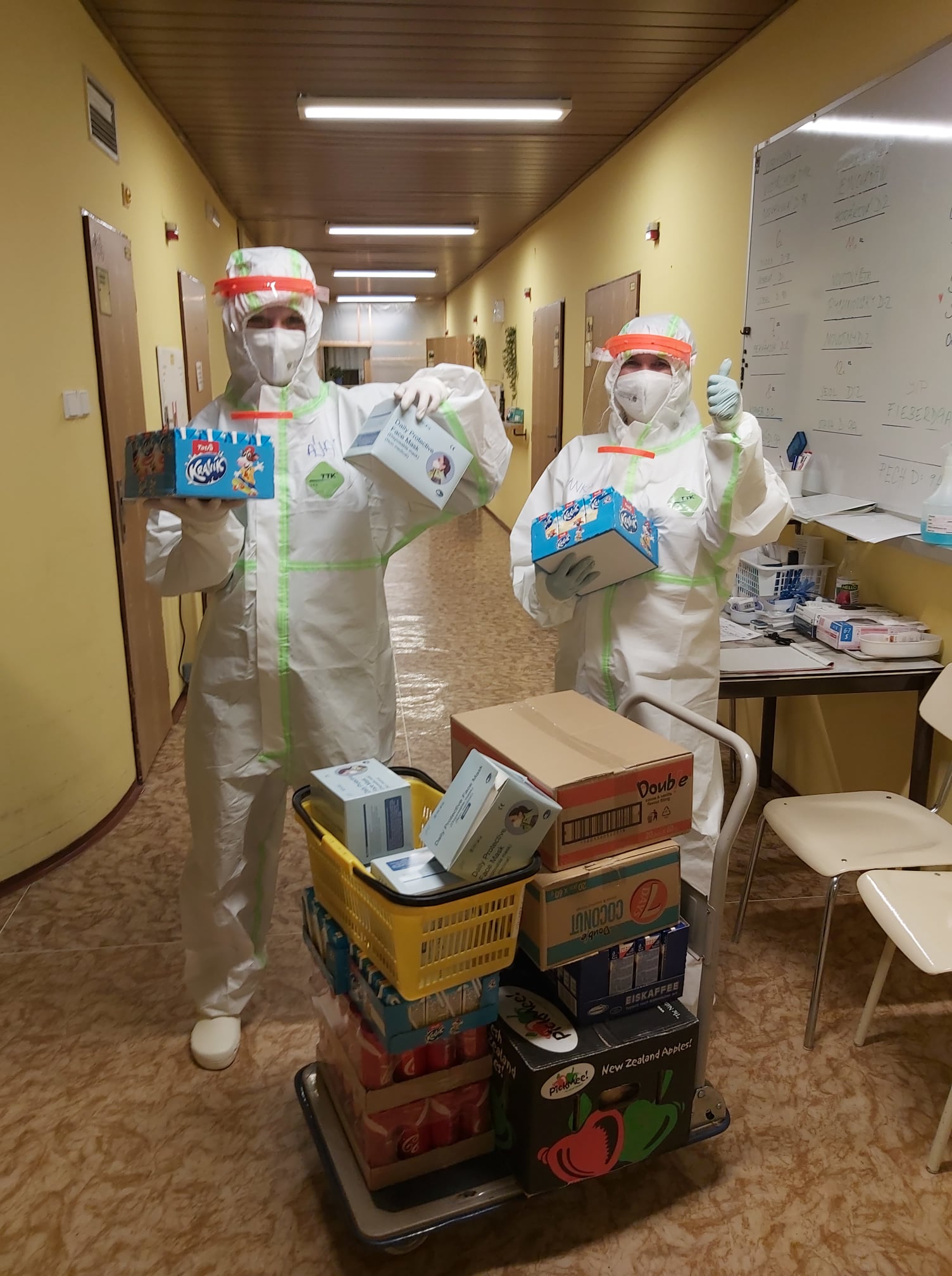 Litoměřická nemocnice dostala darem roušky a občerstvení na covidovou stanici