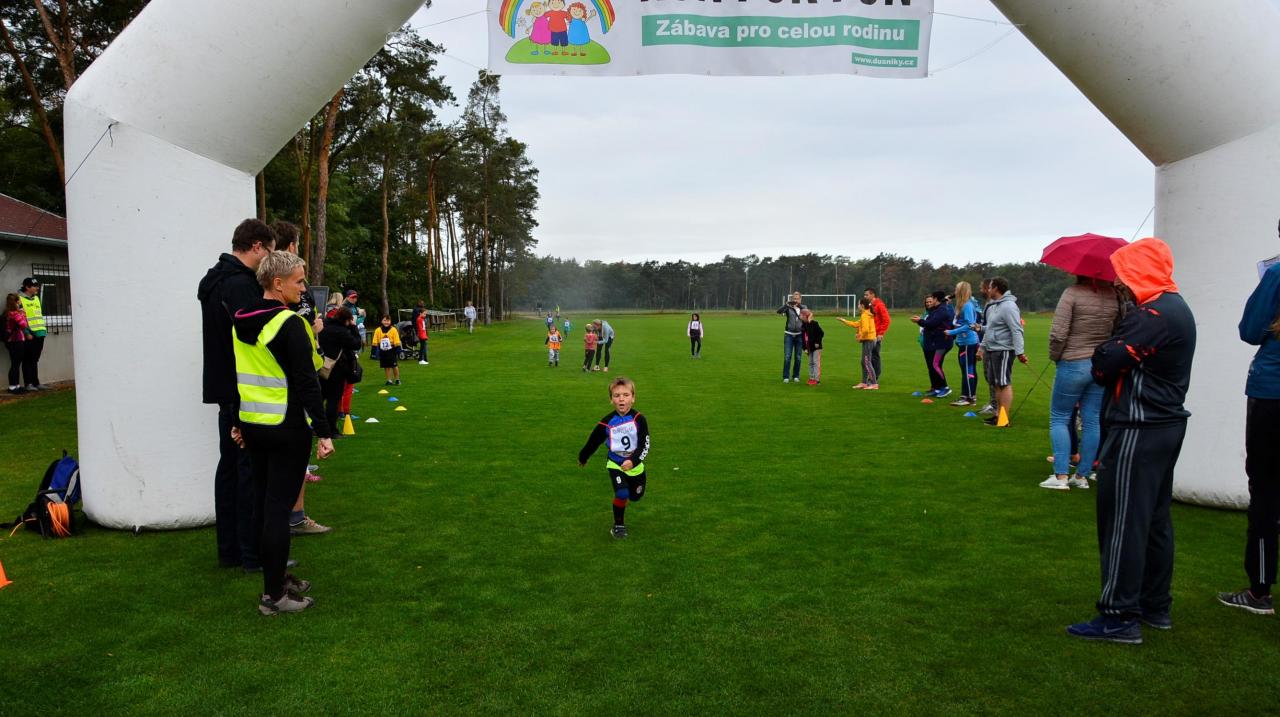 Jděte si zaběhat! Podpoříte mateřinku v Dušníkách!