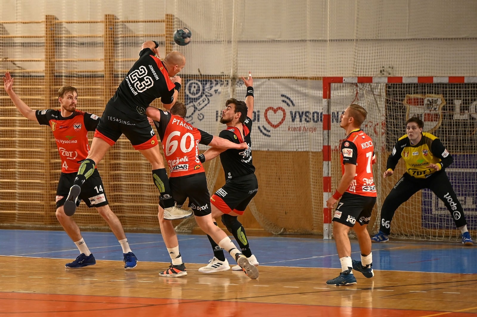 Lovci dominovali i v dalším venkovním duelu, rozstříleli domácí Sokol Nové Veselí