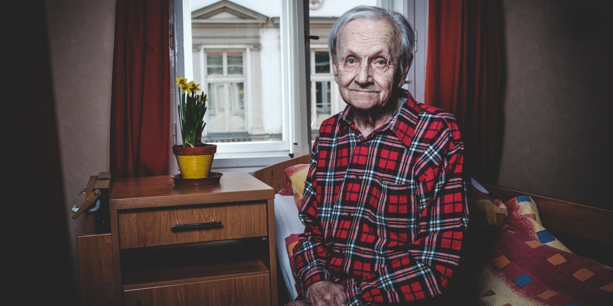 Víte, že existuje linka důvěry pro seniory? Funguje 24 hodin denně