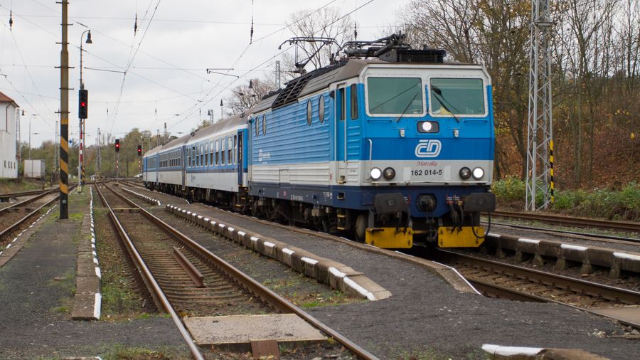Některé vlaky na trase Praha – Děčín až do 12. prosince vůbec nepojedou. Kvůli koronaviru
