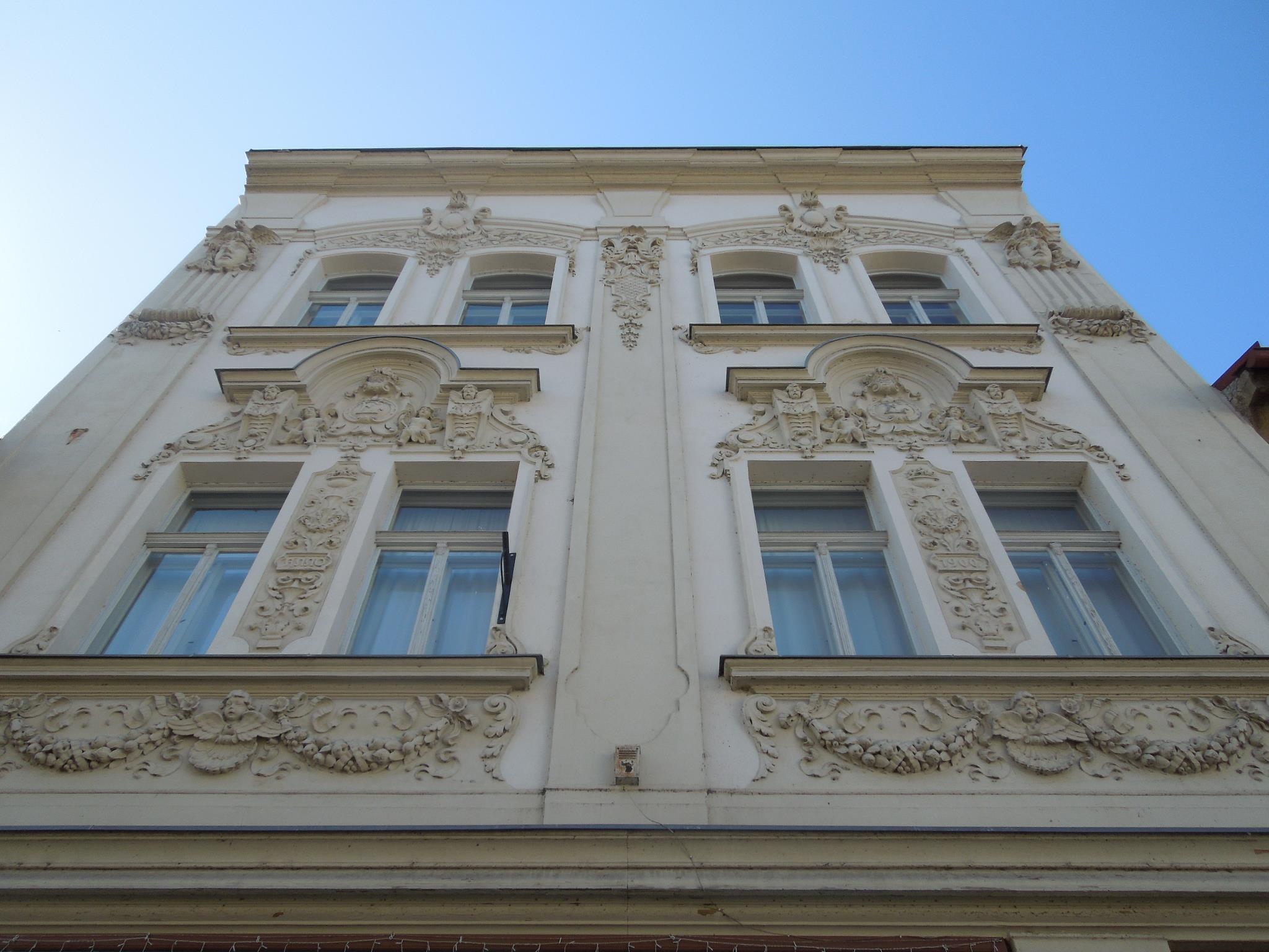 Roudnické Podřipské muzeum znovu otevírá, láká na komentované prohlídky výstav