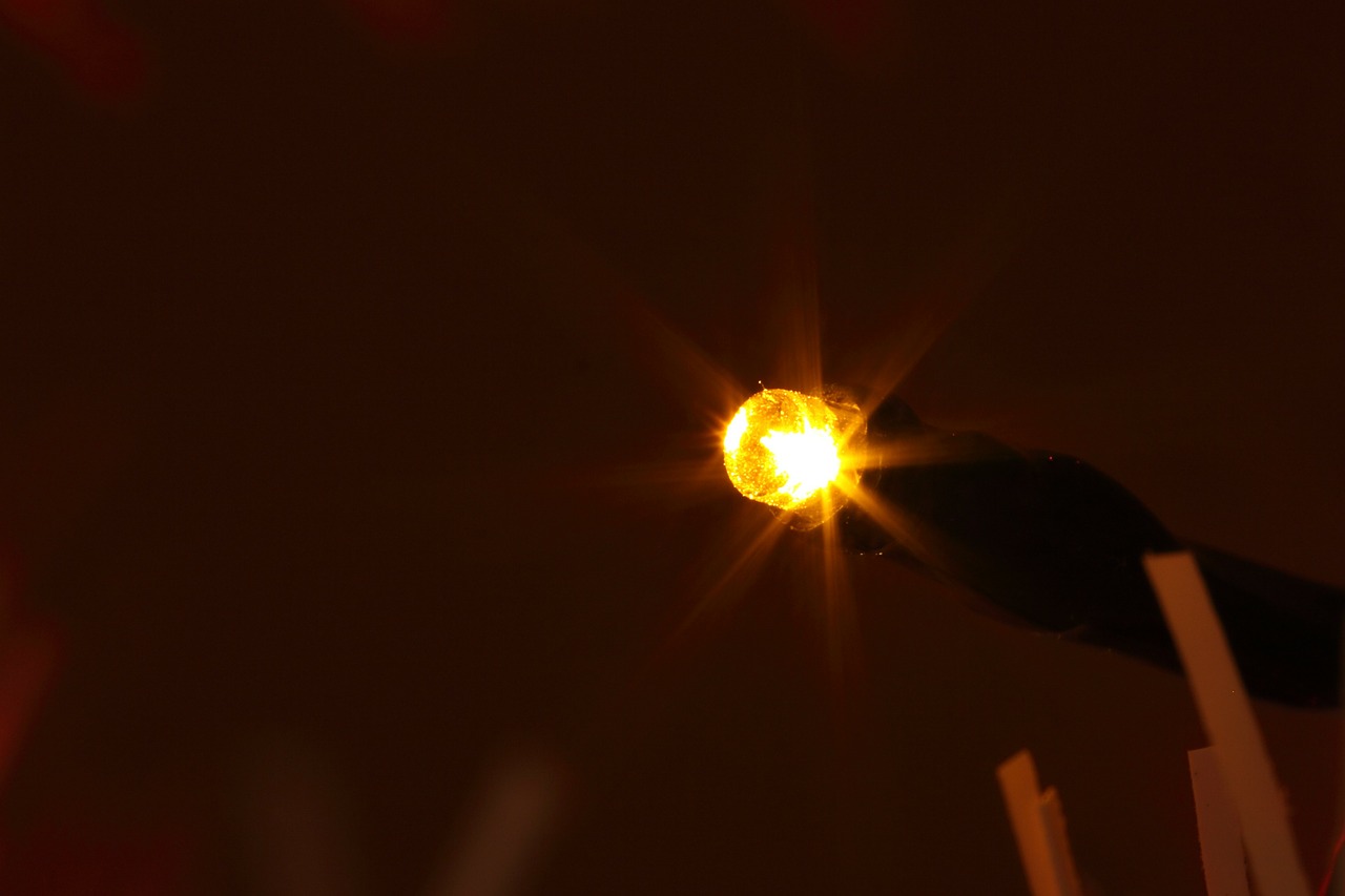 Zenerova dioda v kostce: Jaký je princip jejího fungování a kde se s ní setkáte?