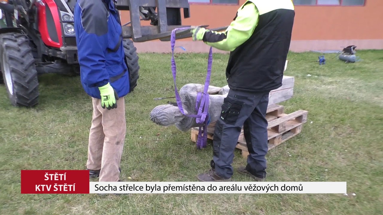 ŠTĚTÍ: Socha střelce byla přemístěna do areálu věžových domů