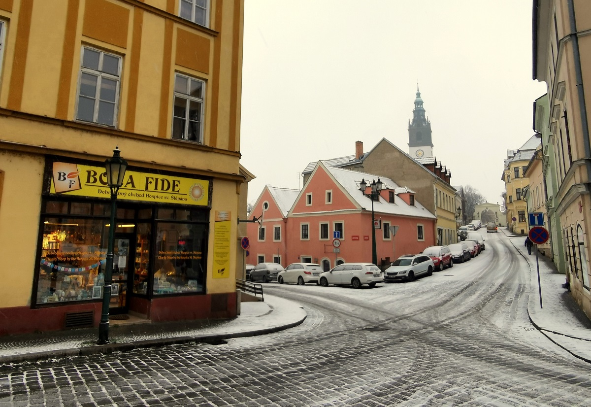 Charitativní obchůdek Hospice sv. Štěpána má výdejní okénko