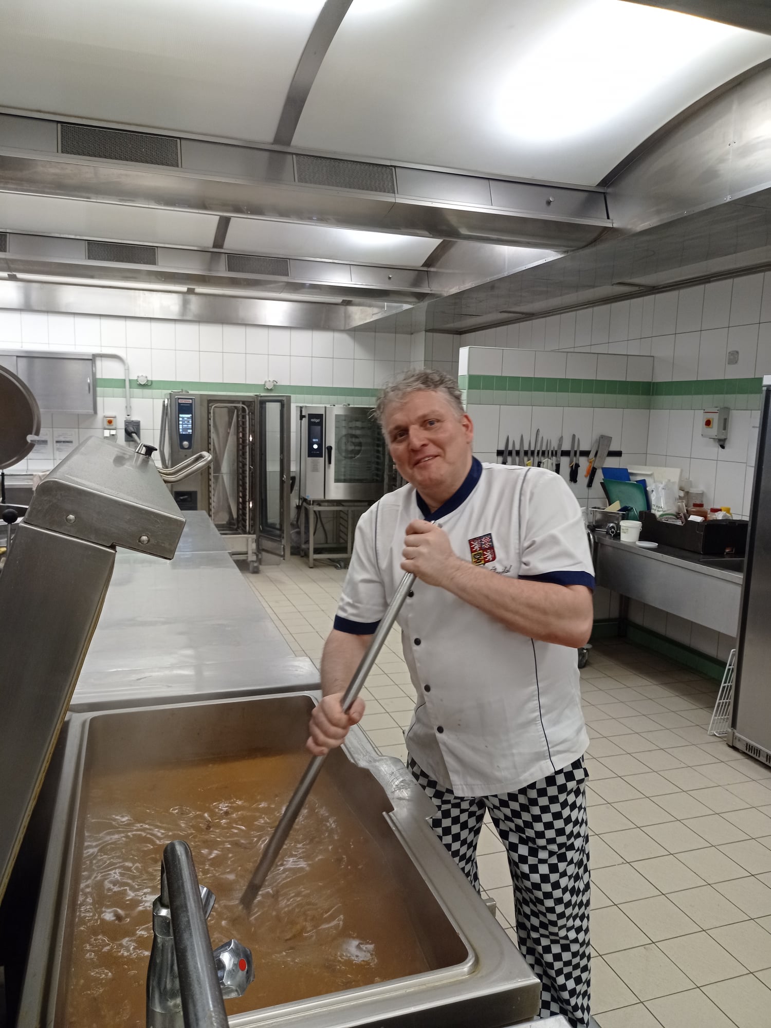 V Domově na Dómském pahorku opět vařil světový šéfkuchař