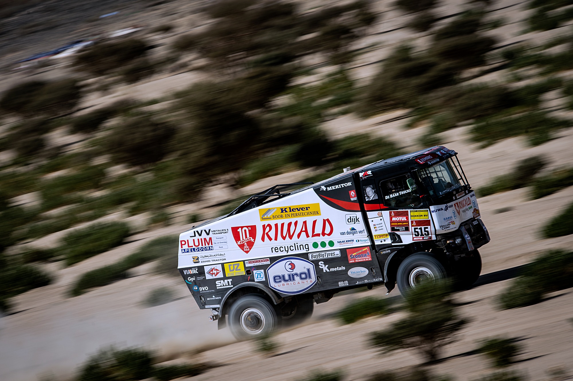 DAKAR – V úvodní kamenité etapě dojel Kozlovský osmý