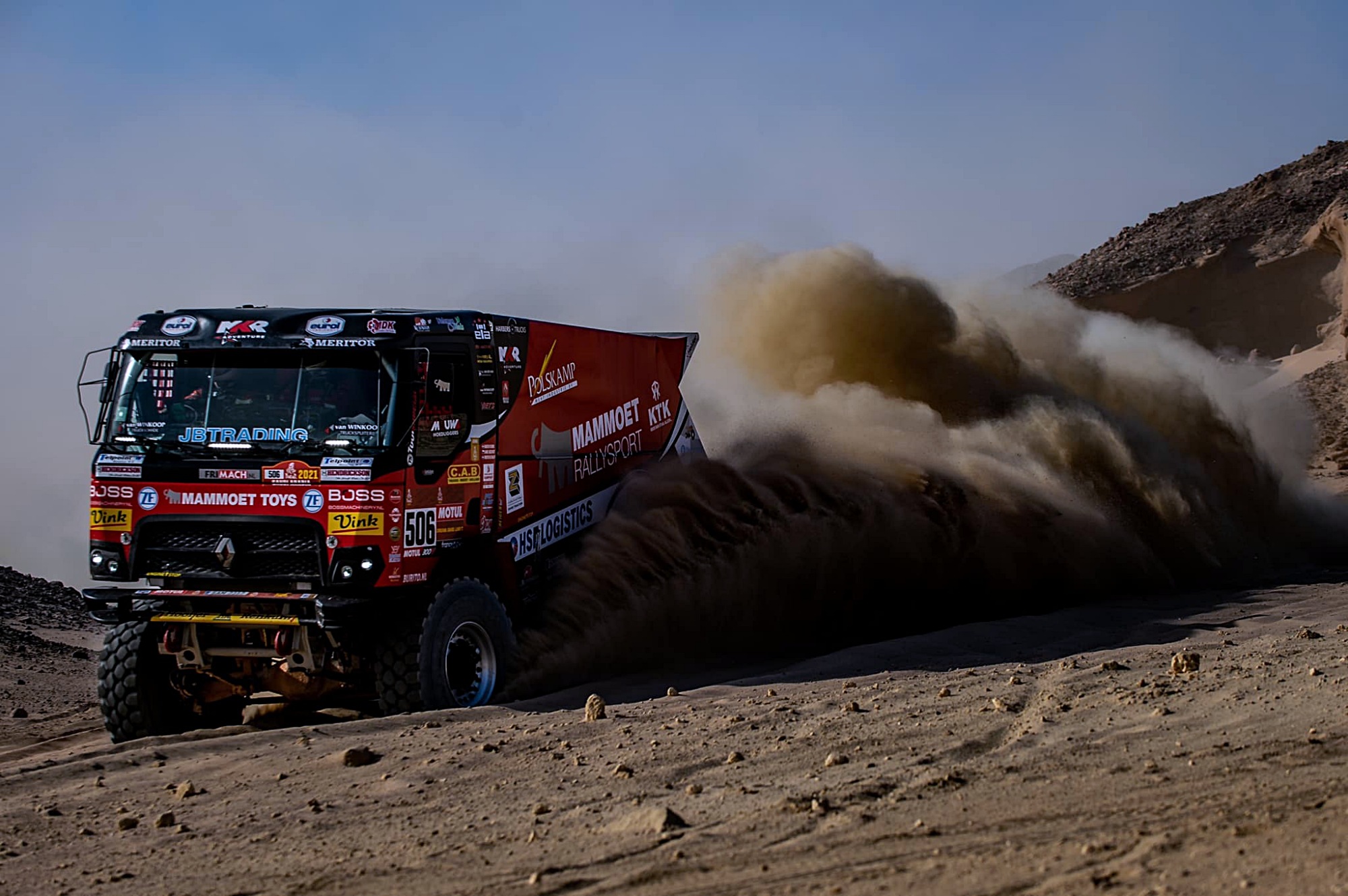 DAKAR – Bolavou etapu Kozlovského posádka zvládla na výbornou