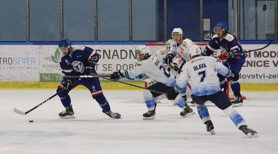 Velká bitva, smutný konec! Stadion nestačil na Rytíře