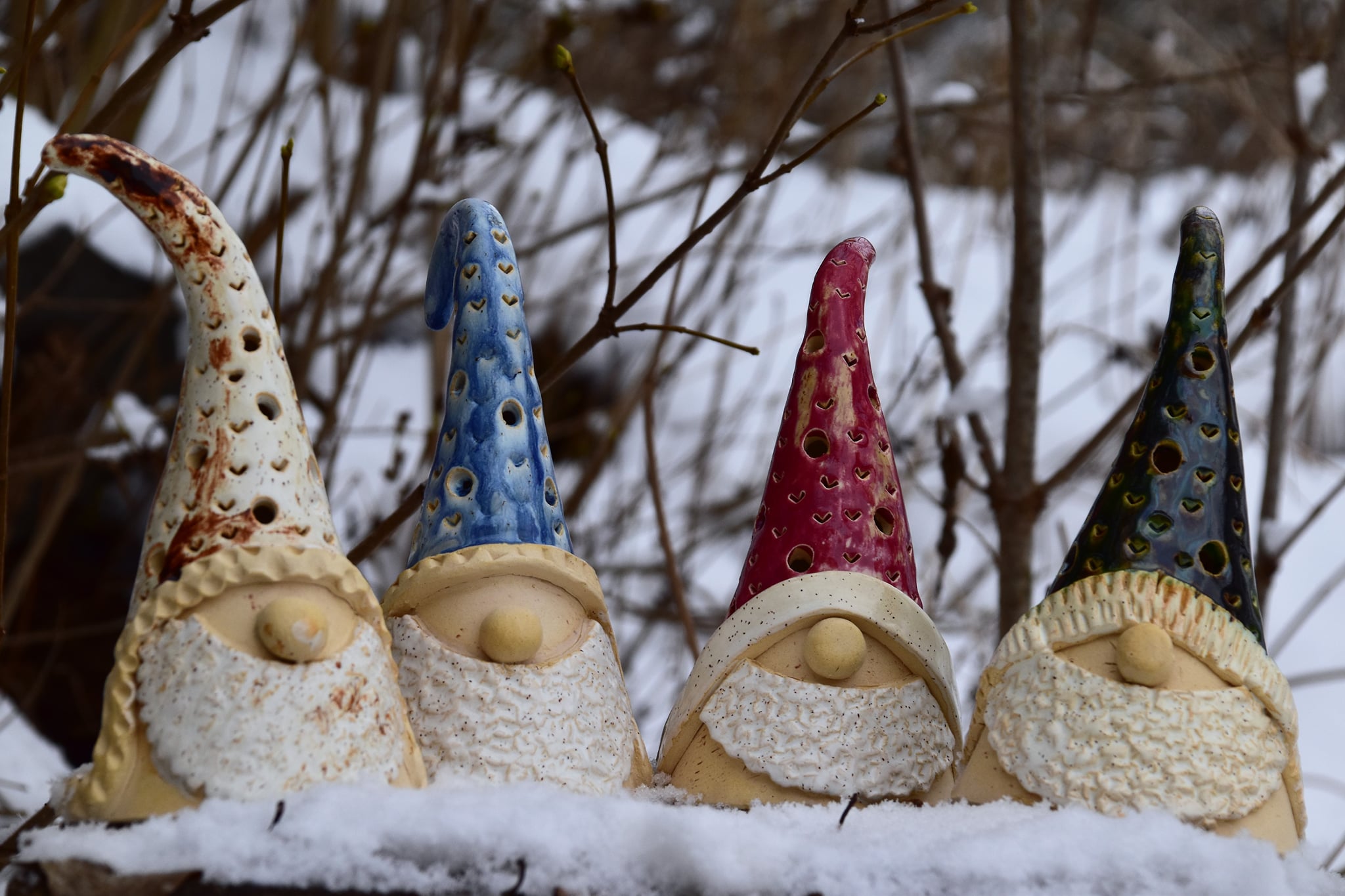 Nechcete trpaslíka? Je to ruční výrobek z Litoměřic a bude mu to slušet doma i na zahradě!