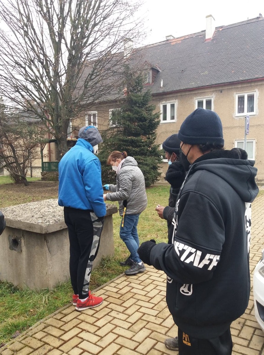 V Lovosicích na koronavirus testovali bezdomovce