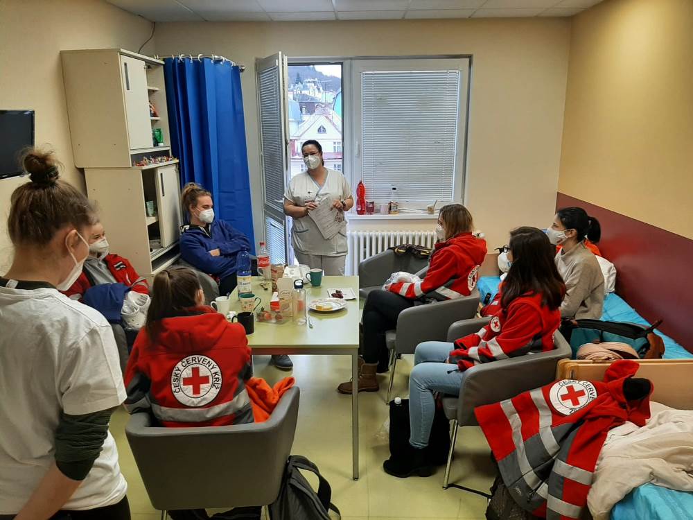 ČČK školí dobrovolníky na covidová oddělení