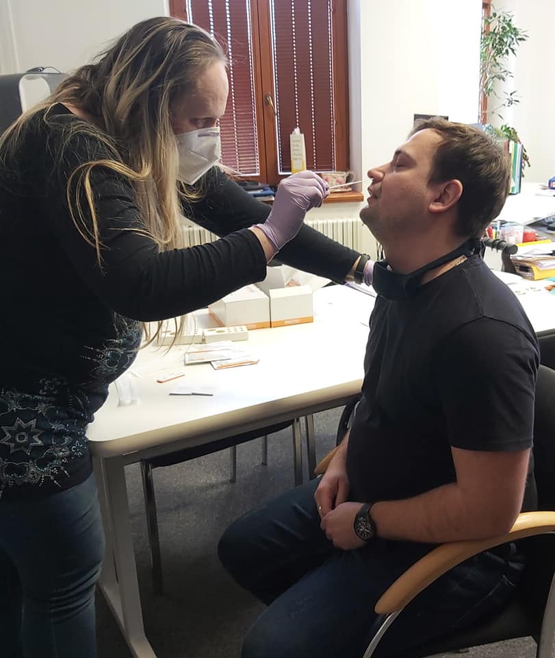 Zaměstnanci Obecního úřadu v Křešicích dnes byli otestováni na koronavirus. Všichni jsou v pořádku