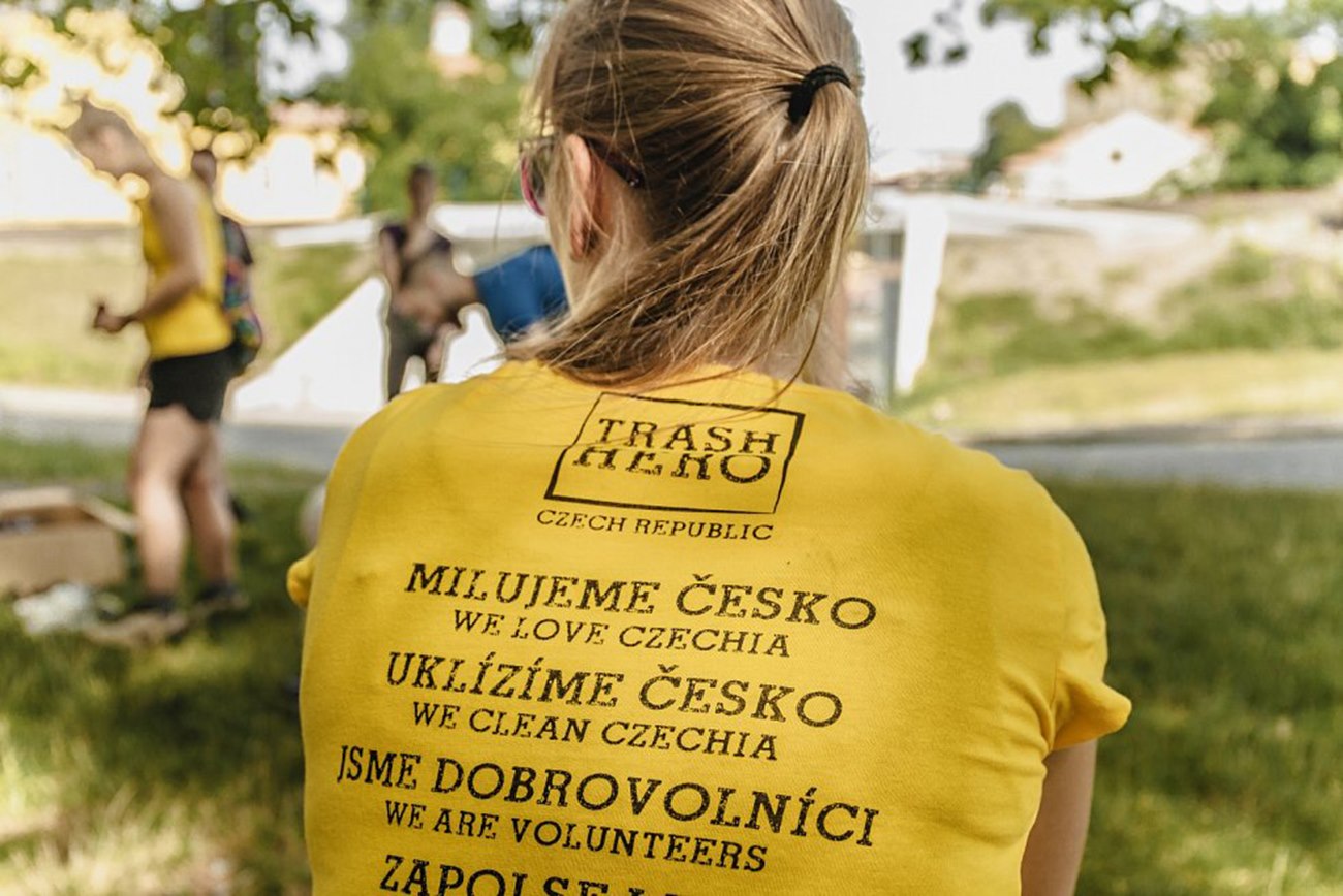 Odpadkoví hrdinové jdou znovu do akce! Pomozte jim uklidit lovosické nádraží!