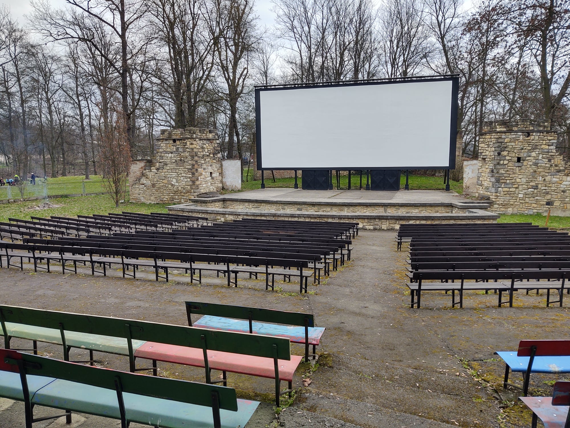 Kinoklub Ostrov plánuje na konci května zahájení sezóny letního kina