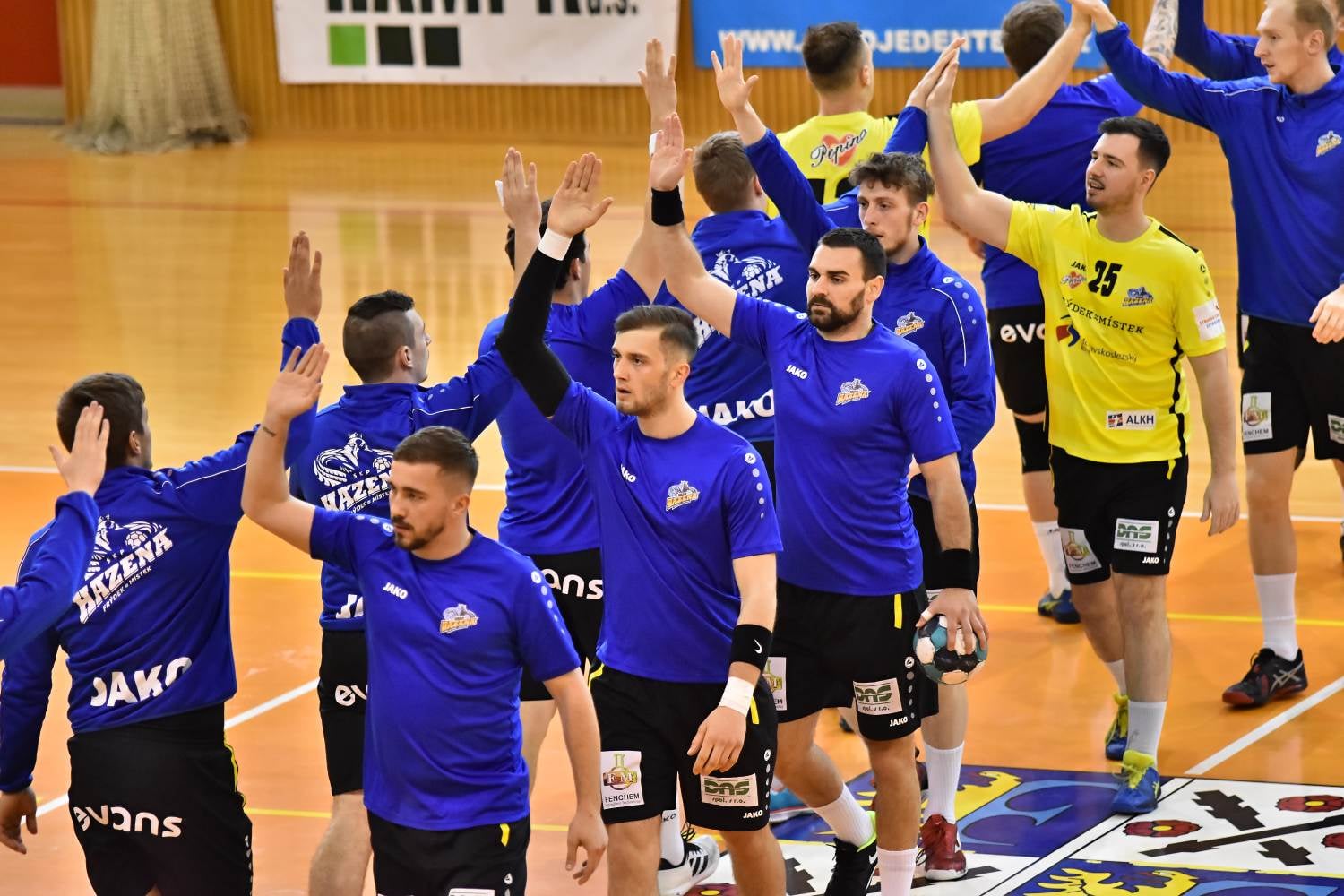 Lovci neproměnili ve Frýdku-Místku první mečbol a tato série tedy pokračuje