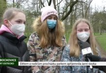 LIBOCHOVICE: Dětem a rodičům procházku parkem zpříjemnila Jarní stezka