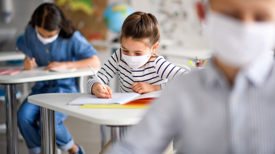 Děti rodičů, kteří nesouhlasí s testováním, zůstanou na domácí výuce