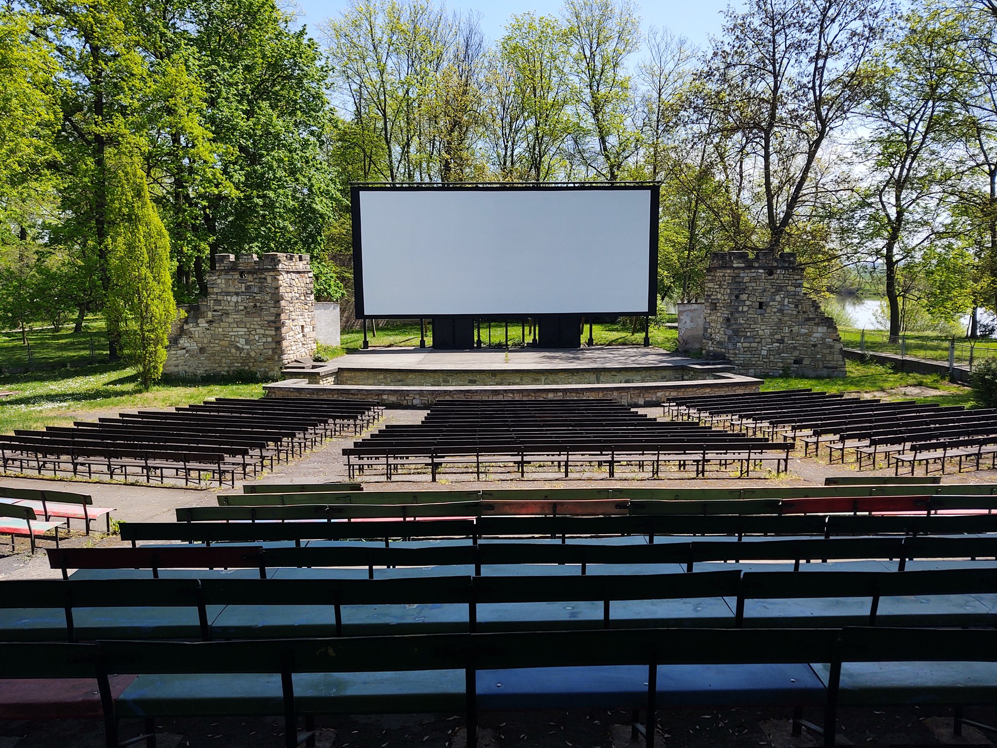 Letní kino sezónu zahajuje festivalem pro celou rodinu. Přijďte!