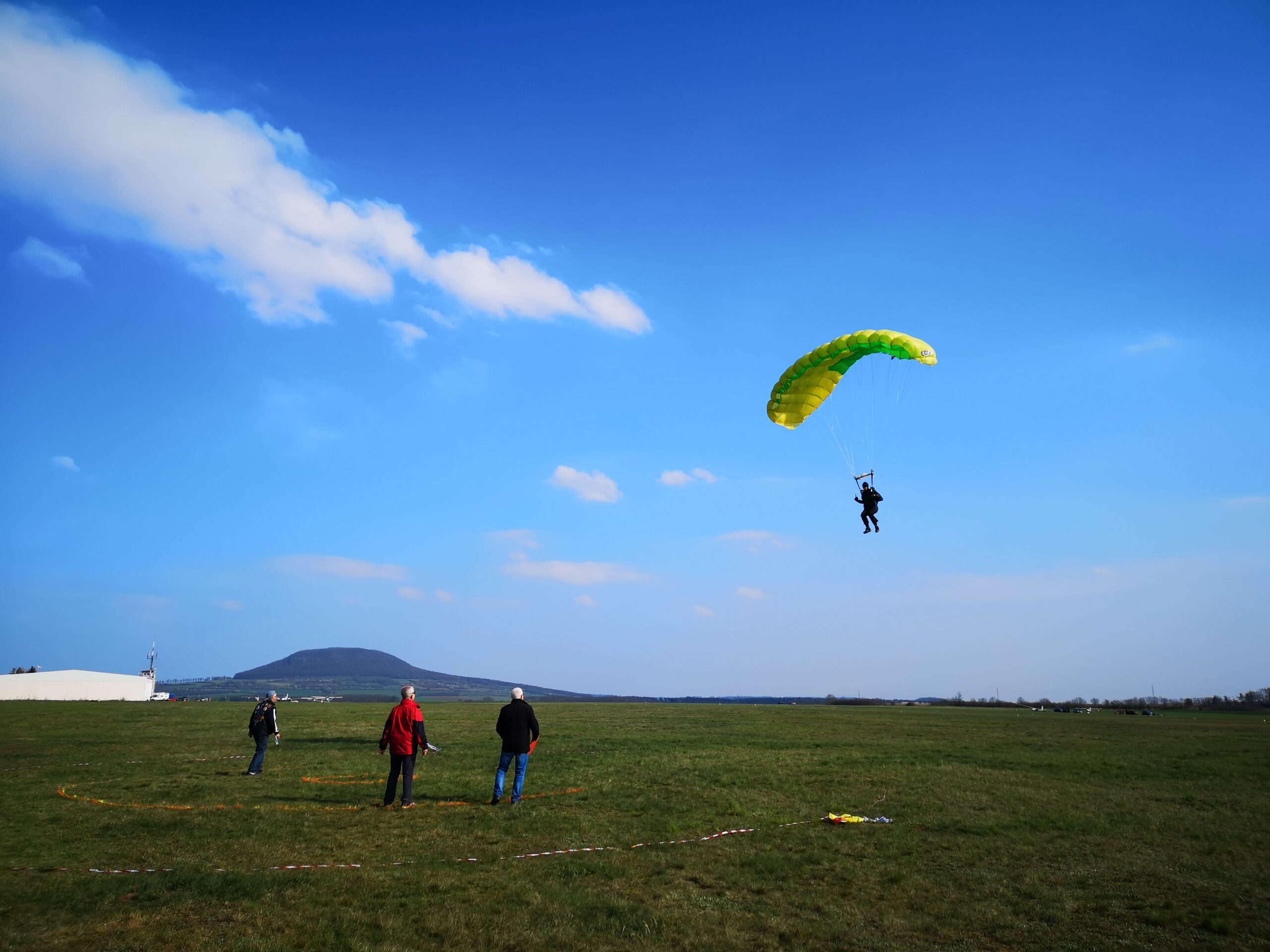 Podřipský přesnař se letos konal na roudnickém letišti
