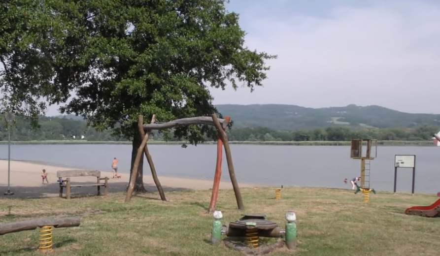 VOLNÁ MÍSTA: Plavčík a pokladní na Chmelaři v Úštěku