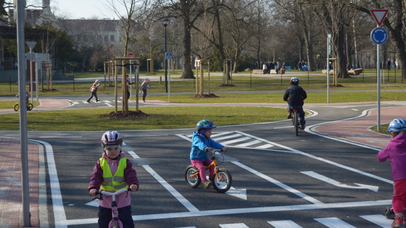 Než začne škola, pošlete děti na tábor!