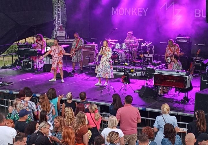 TŘEBÍVLICE – Monkey Business v Třebívlicích