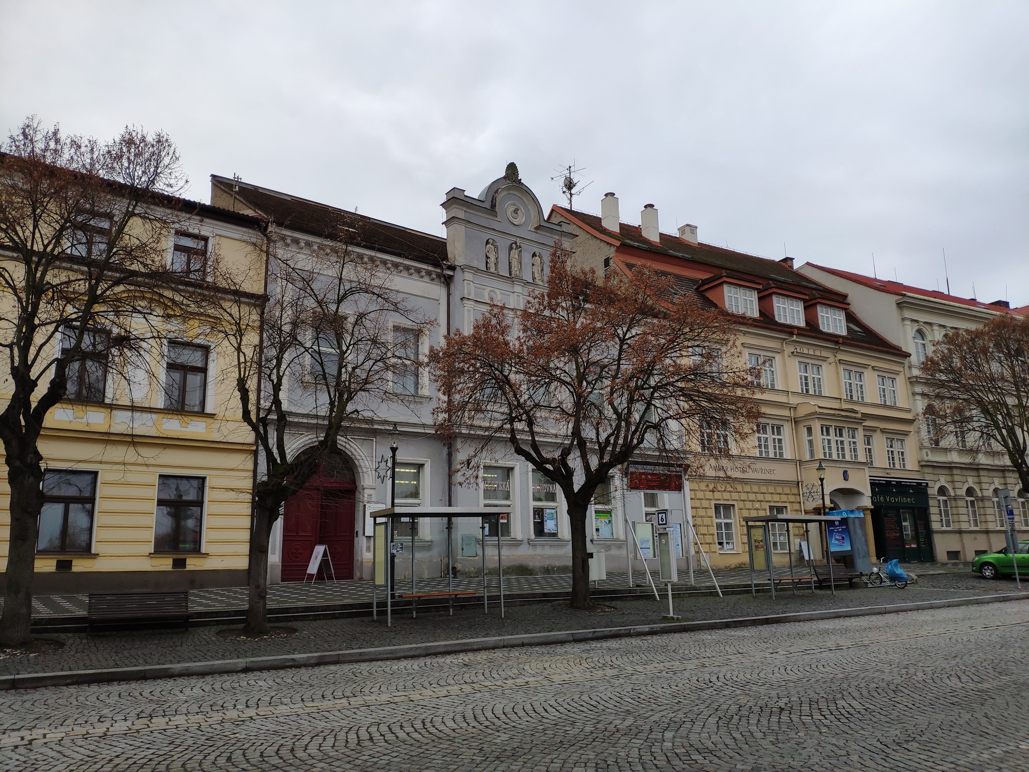 Roudnická knihovna pořádá bazar vyřazených knih