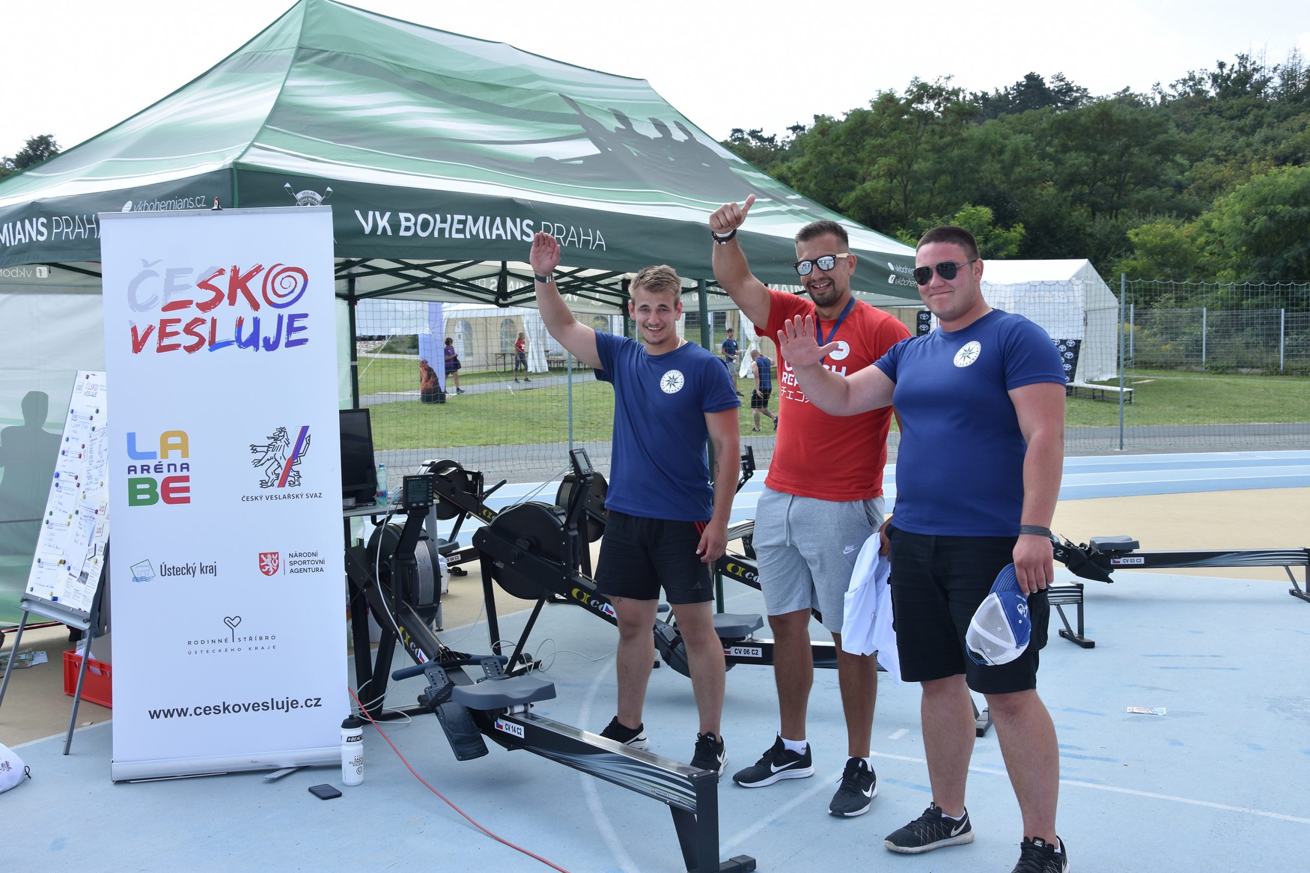 Česko vesluje v Brně! Atletický stadion VUT ožil sportujícími dětmi a trenažerové veslování nechybělo!