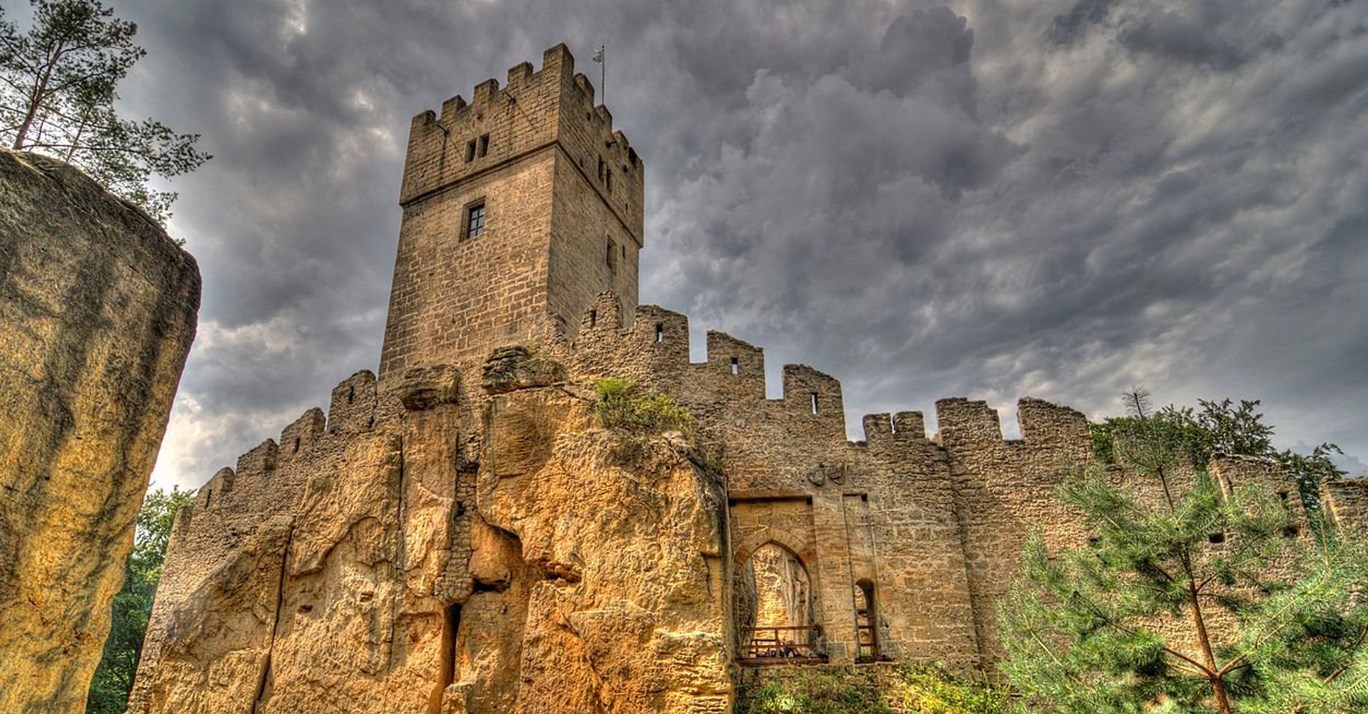 Objevte v knihovně hrady Ústeckého kraje!