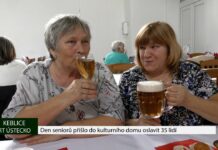 KEBLICE: Den seniorů přišlo do kulturního domu oslavit 35 lidí