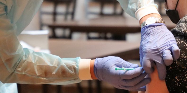 Diskutujte o očkování na besedě v Oka-mžiku!