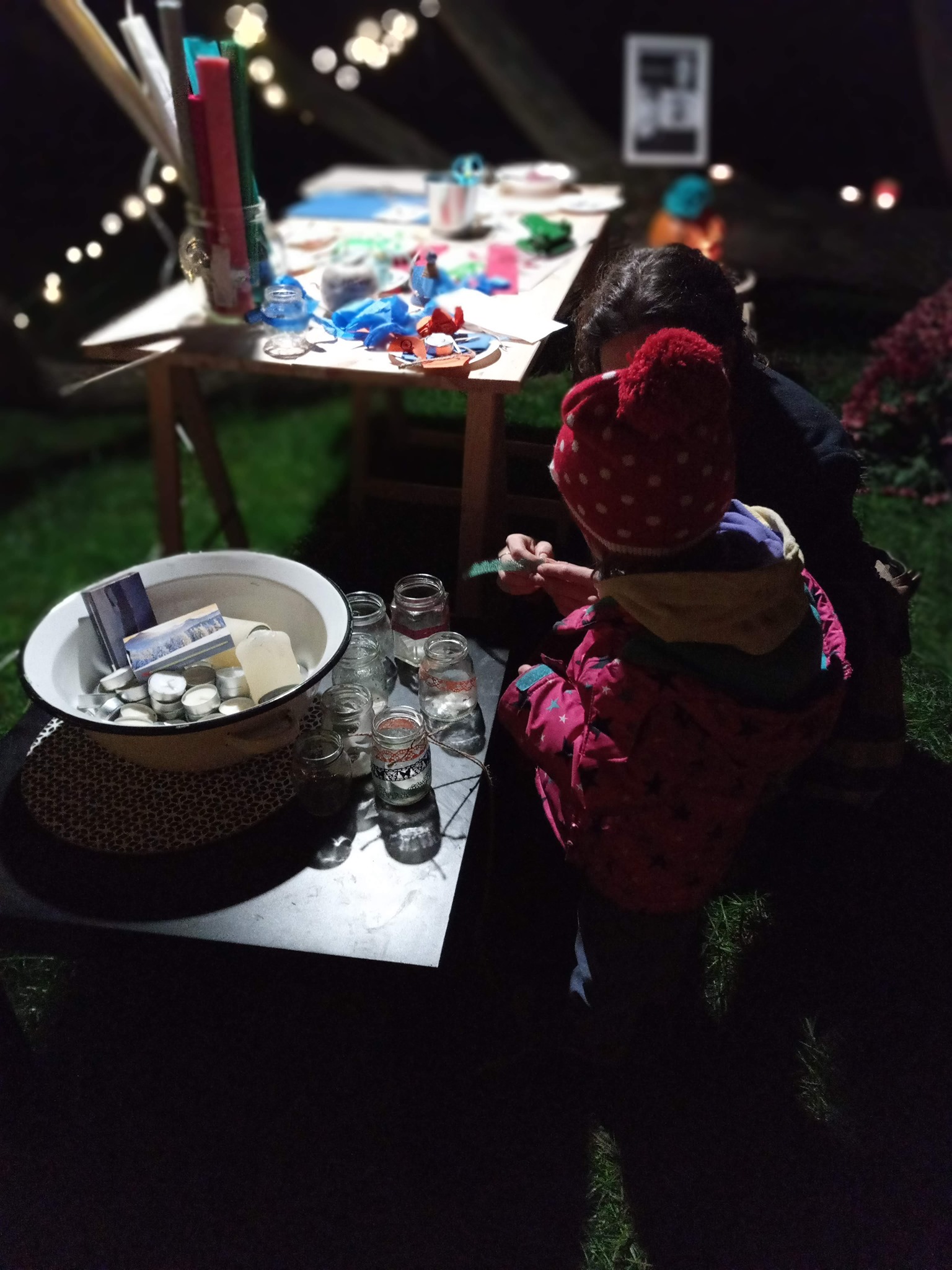 Oslavte Dušičky netradičně a ozdobte strom!