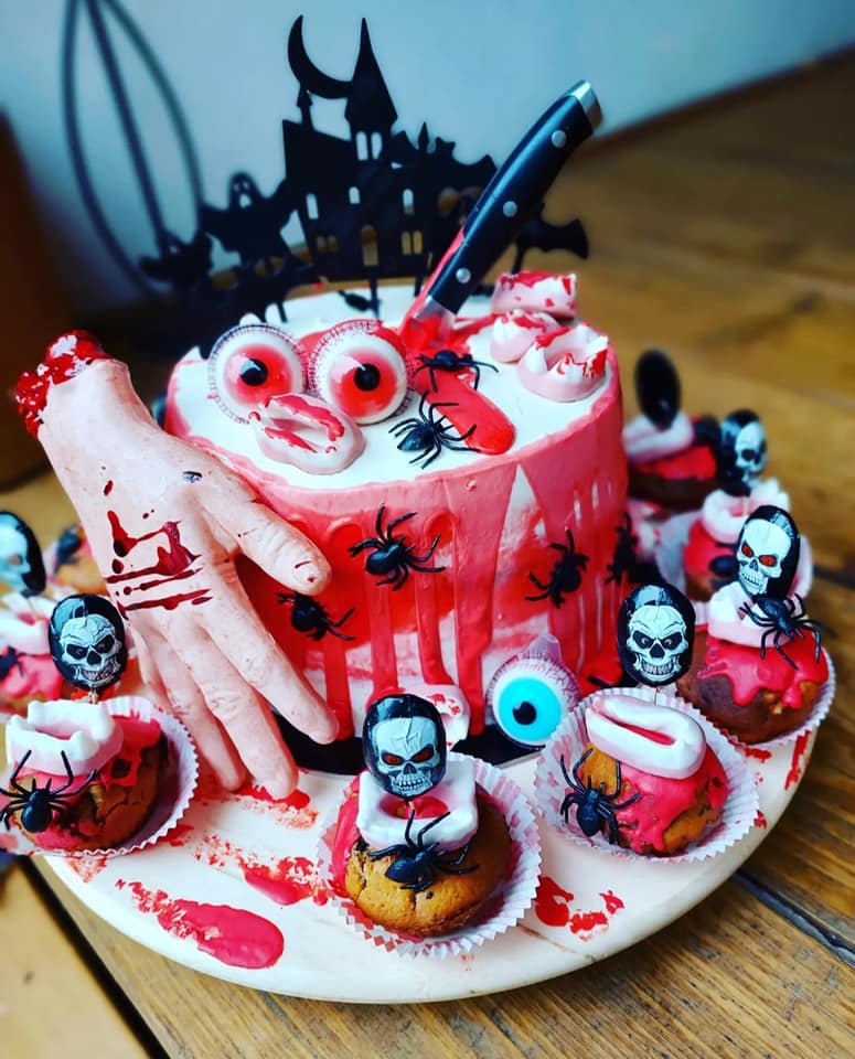 Vrcholem letošního Dýňování ve Velkých Žernosekách byl strašidelný dort