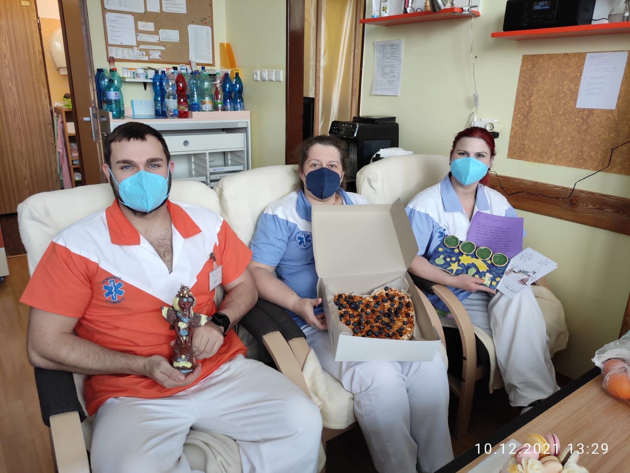 Páťáci ze ZŠ U Stadionu poděkovali zdravotníkům