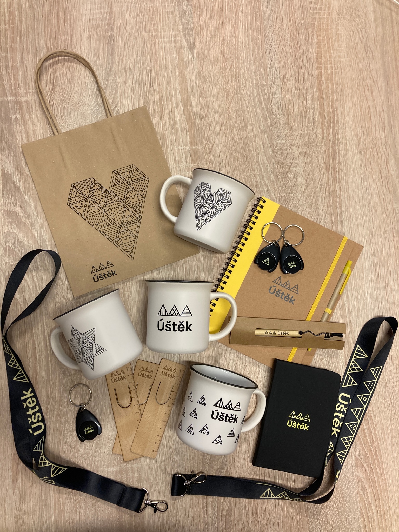 Kupte letos pod stromeček něco z Úštěka!