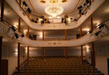 Divadlo Karla Hynka Máchy slaví 200 let parádním programem