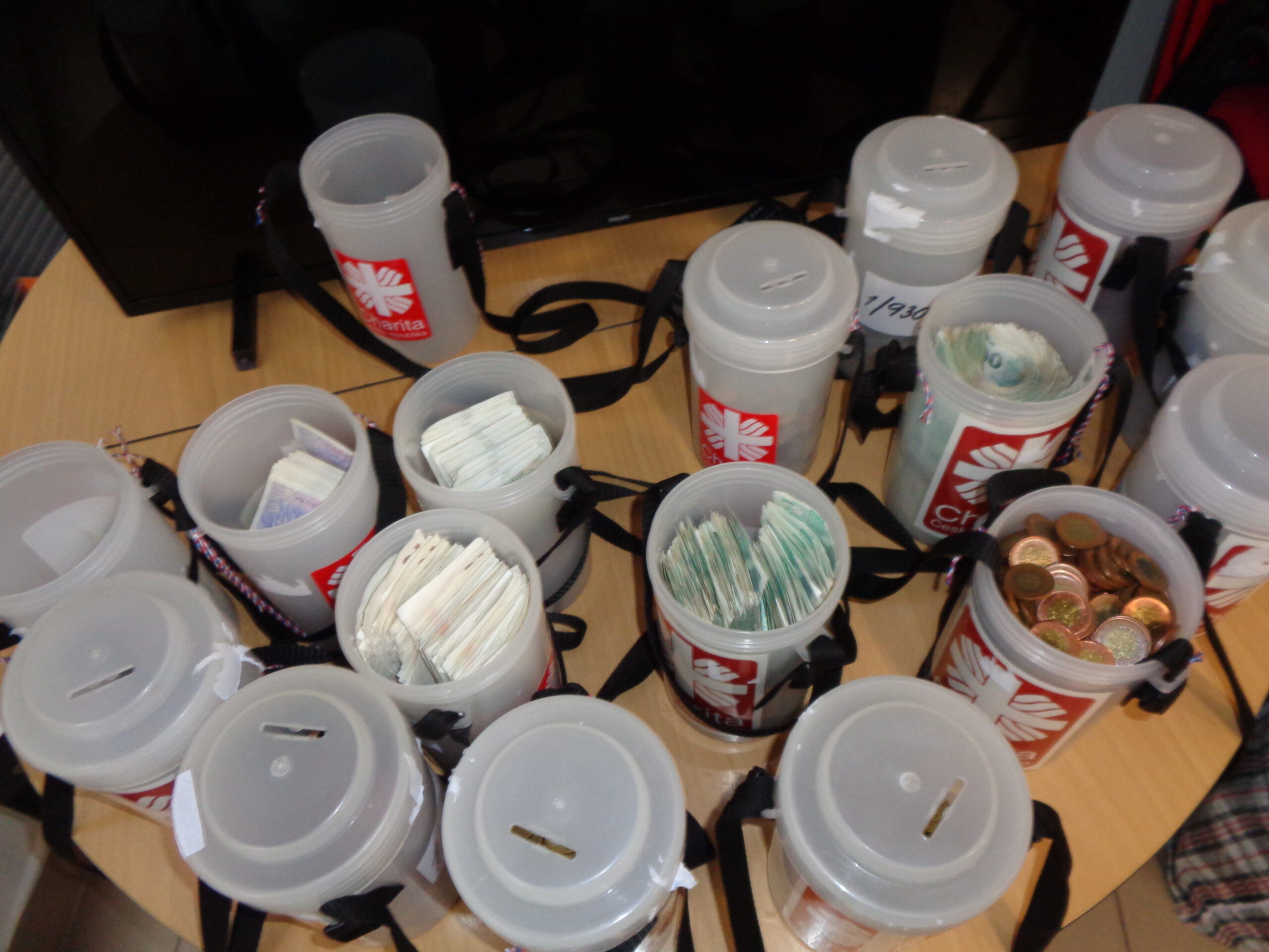 V tříkrálových kasičkách roudnické charity bylo přes 300 tisíc korun