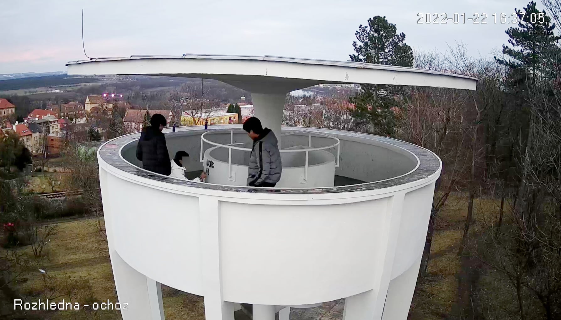 Na Kratochvílově rozhledně řádili vandalové