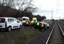 Vážná dopravní nehoda u Třeboutic uzavřela železniční trať