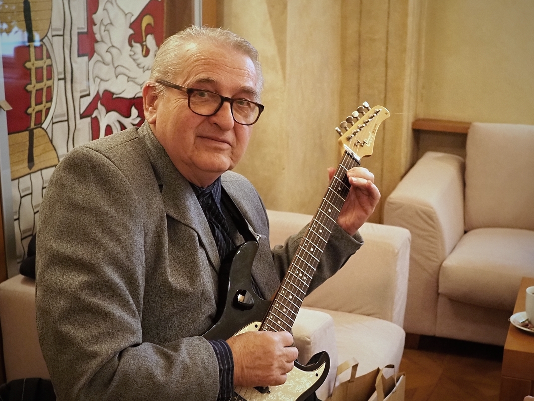 V Lovo Café bude hrát Áda Škarda