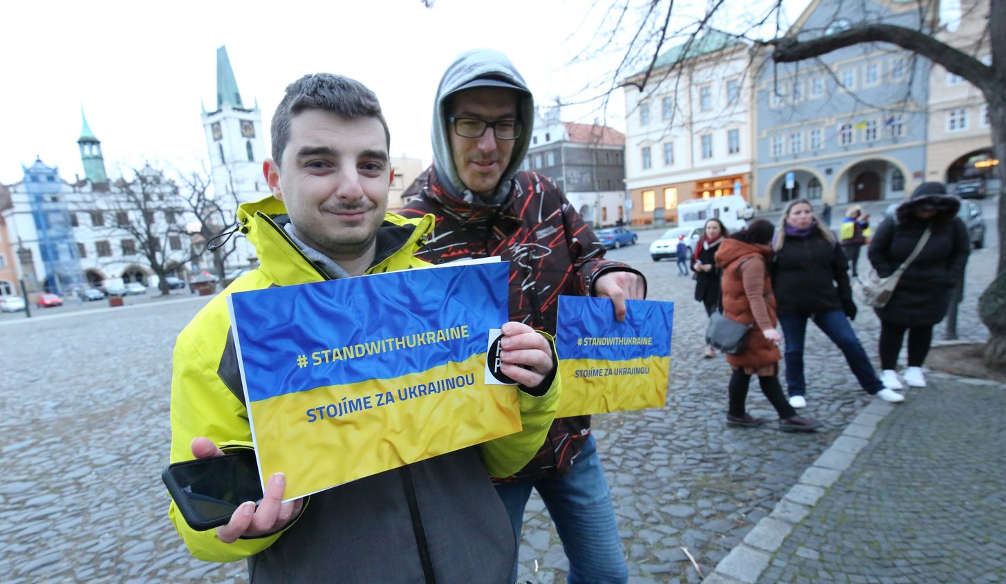FOTOREPORTÁŽ – Na podporu Ukrajiny se lidé sešli i v Litoměřicích